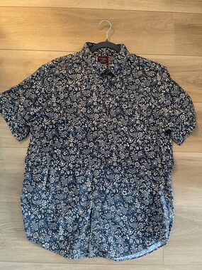 UNTUCKit Navy Floral Perfoemance Short-Sleeve Button-Down Shirt